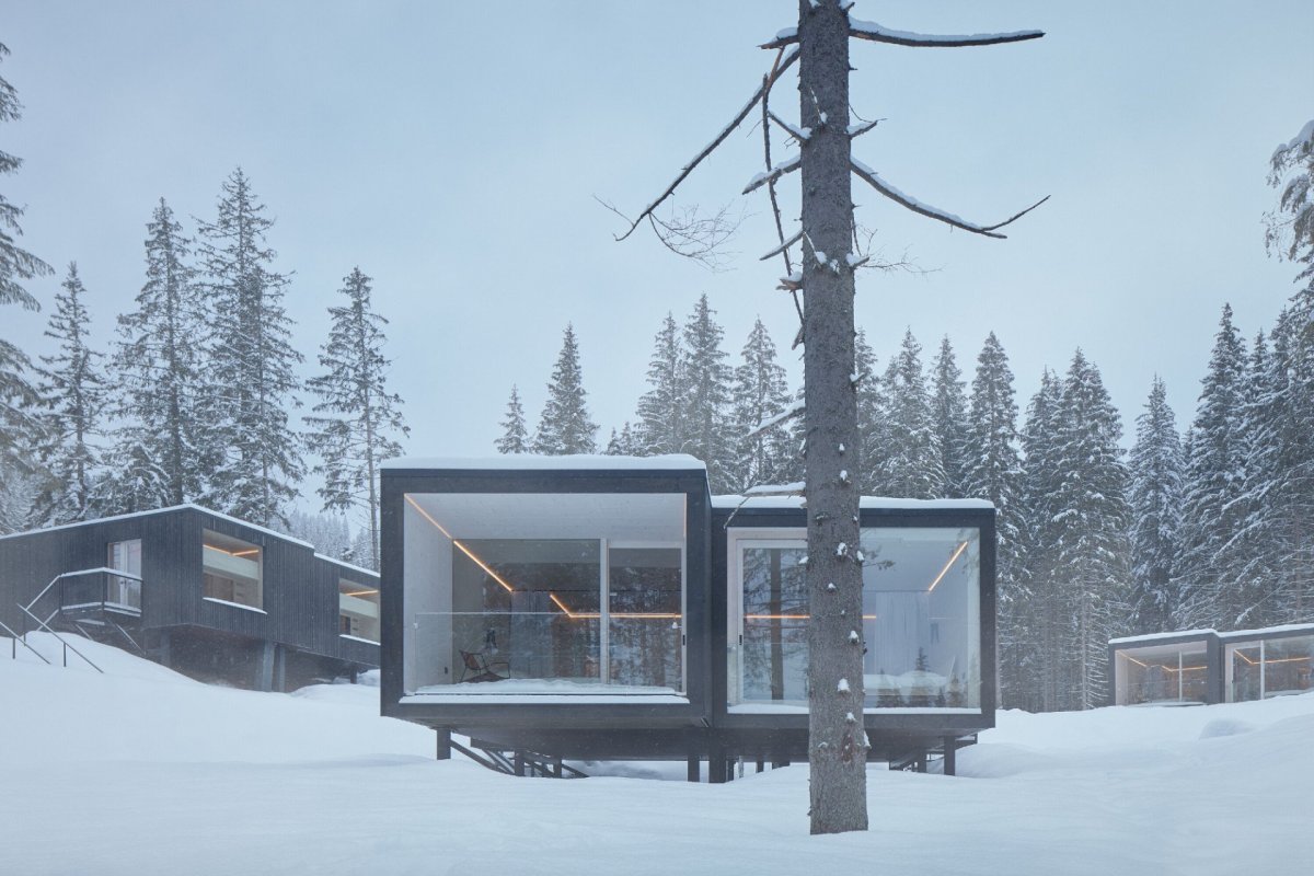 Sheltre pre hotel Bjornson, Ark-shelter / Michiel De Backer, Viktor Mikovčák, Martin Mikovčák