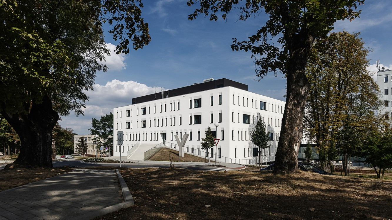 Novostavba II. Interní kliniky a geriatri v Olomouci, Adam Rujbr Architects