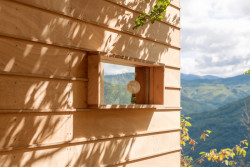 Mladí italští architekti postavili za dva týdny malou stavbu v Apeninách určenou k rozjímání a meditaci
