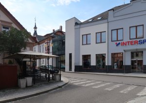 Přístavba polyfunkčního objektu Nádražní 34 v Rožnově pod Radhoštěm, janca architect (Karel Janča, Martin Kaňák, spolupráce Tomáš Šenovský, Marián Frydrych, Jiří Witassek)