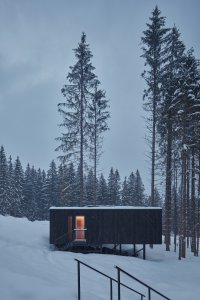 Sheltre pre hotel Bjornson, Ark-shelter / Michiel De Backer, Viktor Mikovčák, Martin Mikovčák