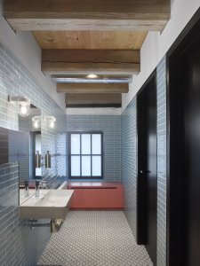 Jakub Cigler Architekti proměnili bývalý areál JZD na zážitkové vinařství s ubytováním