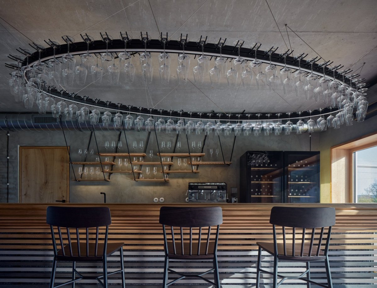 Nový wine bar Reisten v Pavlově od studia ORA