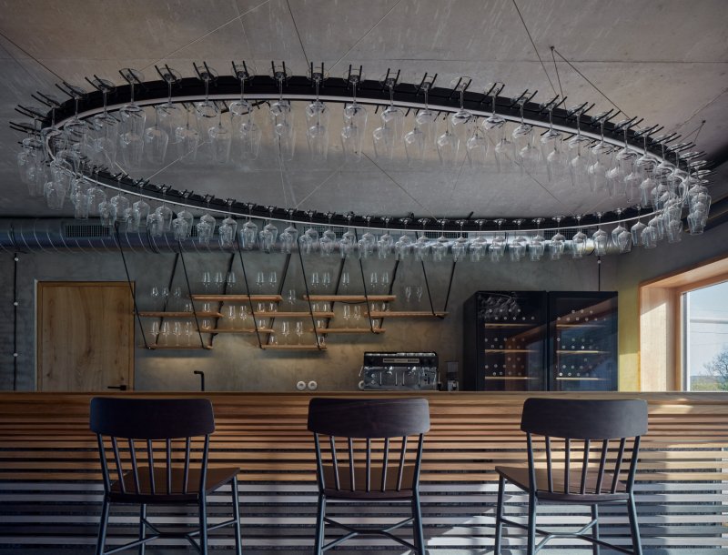 Nový wine bar Reisten v Pavlově od studia ORA