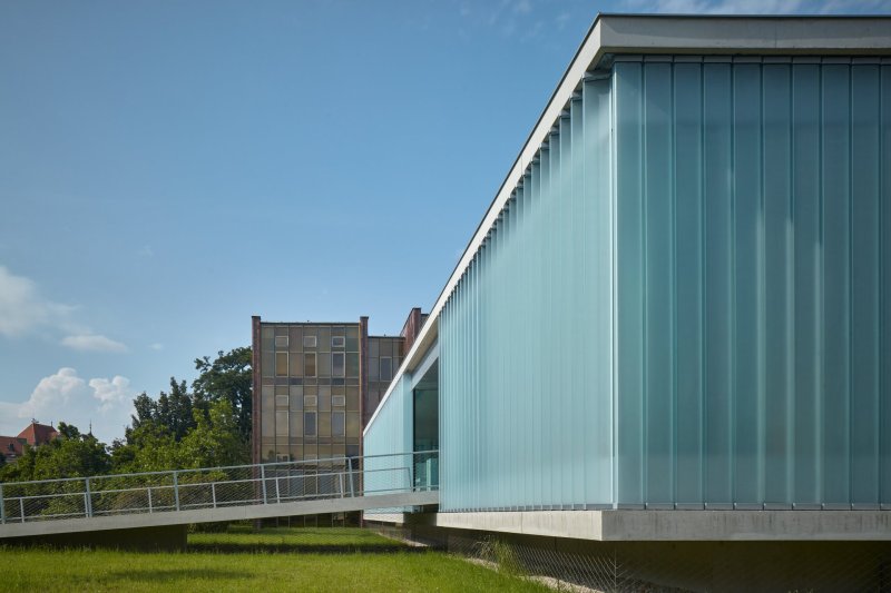 Dostavba Jihočeské vědecké knihovny v Českých Budějovicích od Kuba & Pilař architekti