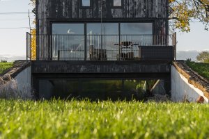 o4 architekci zrekonstruovali starý větrný mlýn v polském Lubartówě