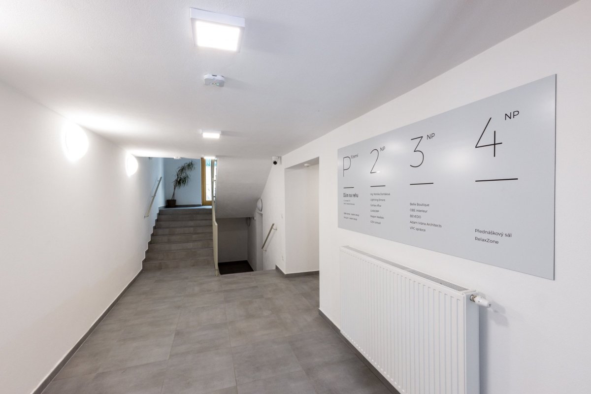Podnikatelský inkubátor Dům na rohu ve Valašských Kloboukách od studia Jan Hanousek Architekti