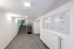 Podnikatelský inkubátor Dům na rohu ve Valašských Kloboukách od studia Jan Hanousek Architekti