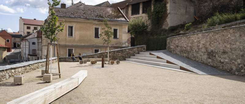 První terasa nabízí nejatraktivnější pobyt. (Pivovarské terasy; Steiner a Malíková krajinářští architekti, Roman Brychta Architekti)
