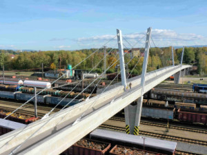 Cena za opatření chodce – Lávka pro pěší přes kolejiště nádraží v Chebu (Vítězné projekty soutěže z roku 2024)
