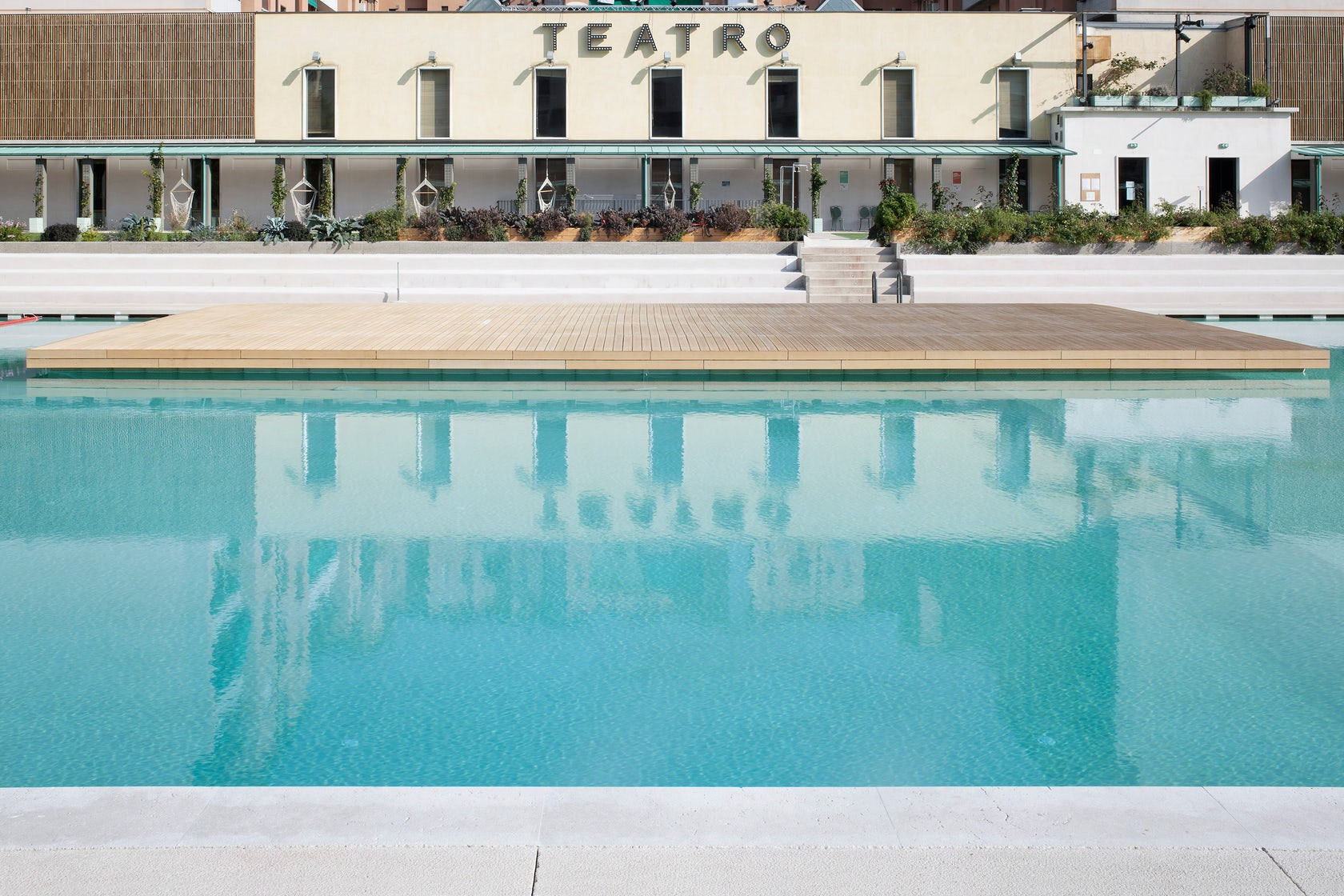 Tajemné lázně v Miláně, Michele De Lucchi