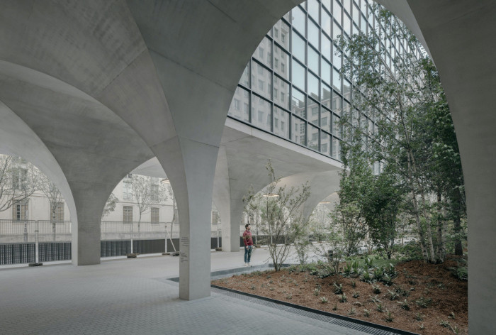 Proměna správní budovy v Paříži od David Chipperfield Architects