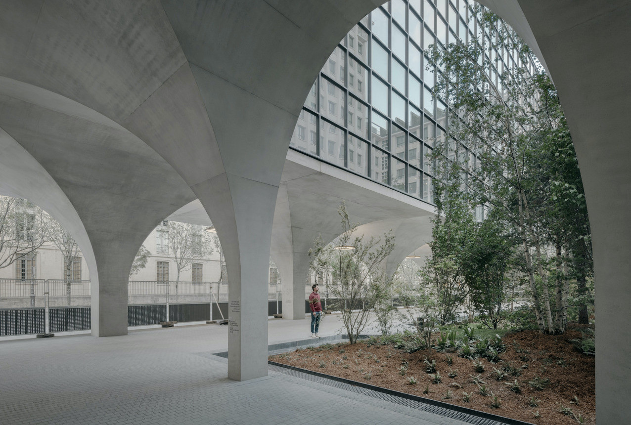 Proměna správní budovy v Paříži od David Chipperfield Architects