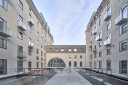 Studio Maćków proměnilo starý polský mlýn Maria. Nově se zde nachází 120 bytů.