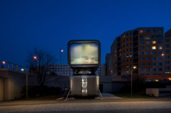 Robotická vinárna Cyberdog, Black n' Arch (David Černý a Tomáš Císař).