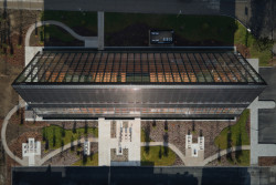 Sídlo Kloboucké lesní v Brumově-Bylnici od studia Mjölk