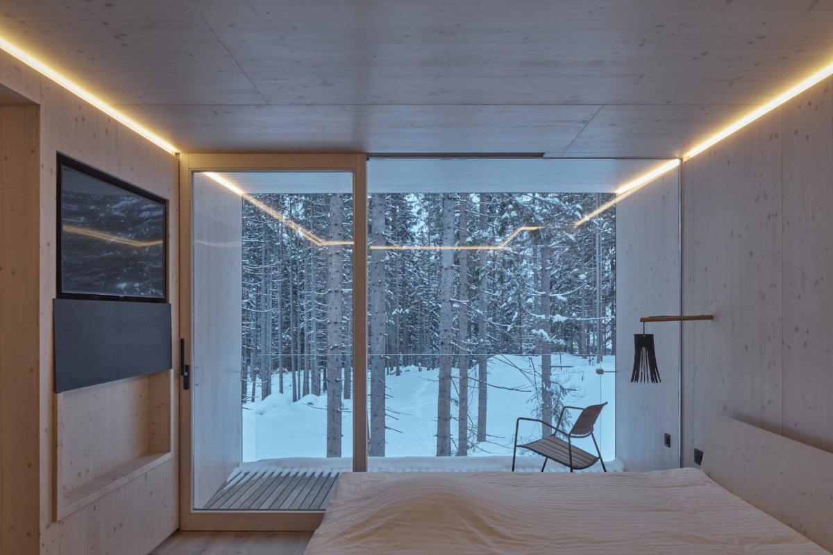 Sheltre pre hotel Bjornson, Ark-shelter / Michiel De Backer, Viktor Mikovčák, Martin Mikovčák