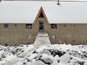 Chata Jahodina pro Ligu lesní moudrosti - z procesu stavby