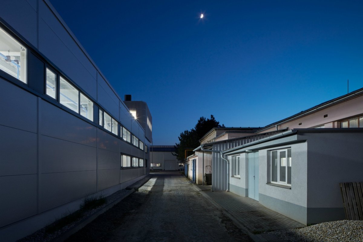 Výrobní a administrativní objekt firmy Pilana Karbid v Hulíně, Ellement architects