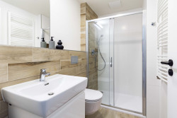 Rezidence Mozaika; dodavatelem keramického materiálu je RAKO (Rezidenční bydlení vzniklo z holešovického brownfieldu; A69 architekti)