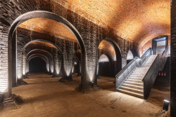 Je opět klenutý, podlahu už má ovšem rovnou. (Rekonstrukce areálu vodojemů na Žlutém kopci v Brně, David Prudík architekti)