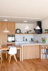 Foodblogerka Kateřina Jašková a architekt Jiří Jašek navrhli útulnou, moderní a zároveň praktickou kuchyň pro svůj byt