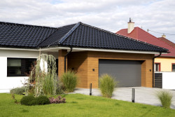 Obkladové pásy StoCleyer W jsou esteticky příjemnou a finančně výhodnou alternativou dřevěného obkladu fasád