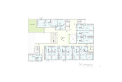 Půdorys 3.NP: Dvůr pokračuje i do nejvyššího patra, kde je také střešní zahrada. (Rose Apartments v Los Angeles, Brooks & Scarpa)