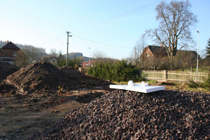 Domy v mlze, stavba, studio Raketoplán