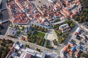 Vítězný návrh nové podoby Senovážného náměstí v Českých Budějovicích - celkový koncept v kontextu hradebního okruhu