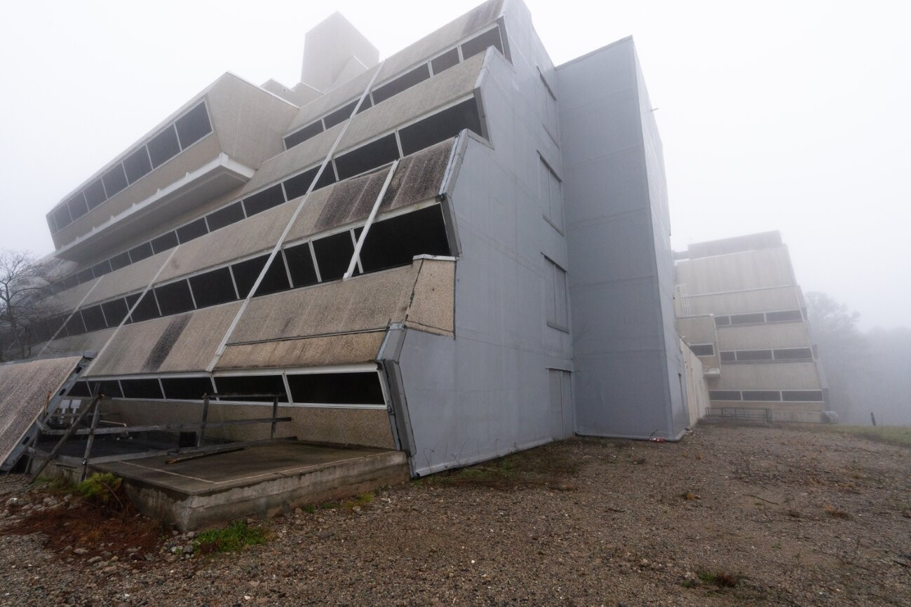 Stav budovy před zahájením demolice © PJ McDonnell, Paul Rudolph Heritage Foundation Archives