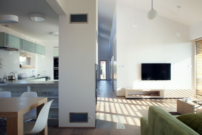 Vladimír Balda architekt, Přízemní dům se slunolamem – foto