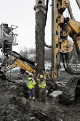 Hlavní technologií, kterou v divizi používají, je velkoprůměrové vrtání rotačně náběrovou technologií.