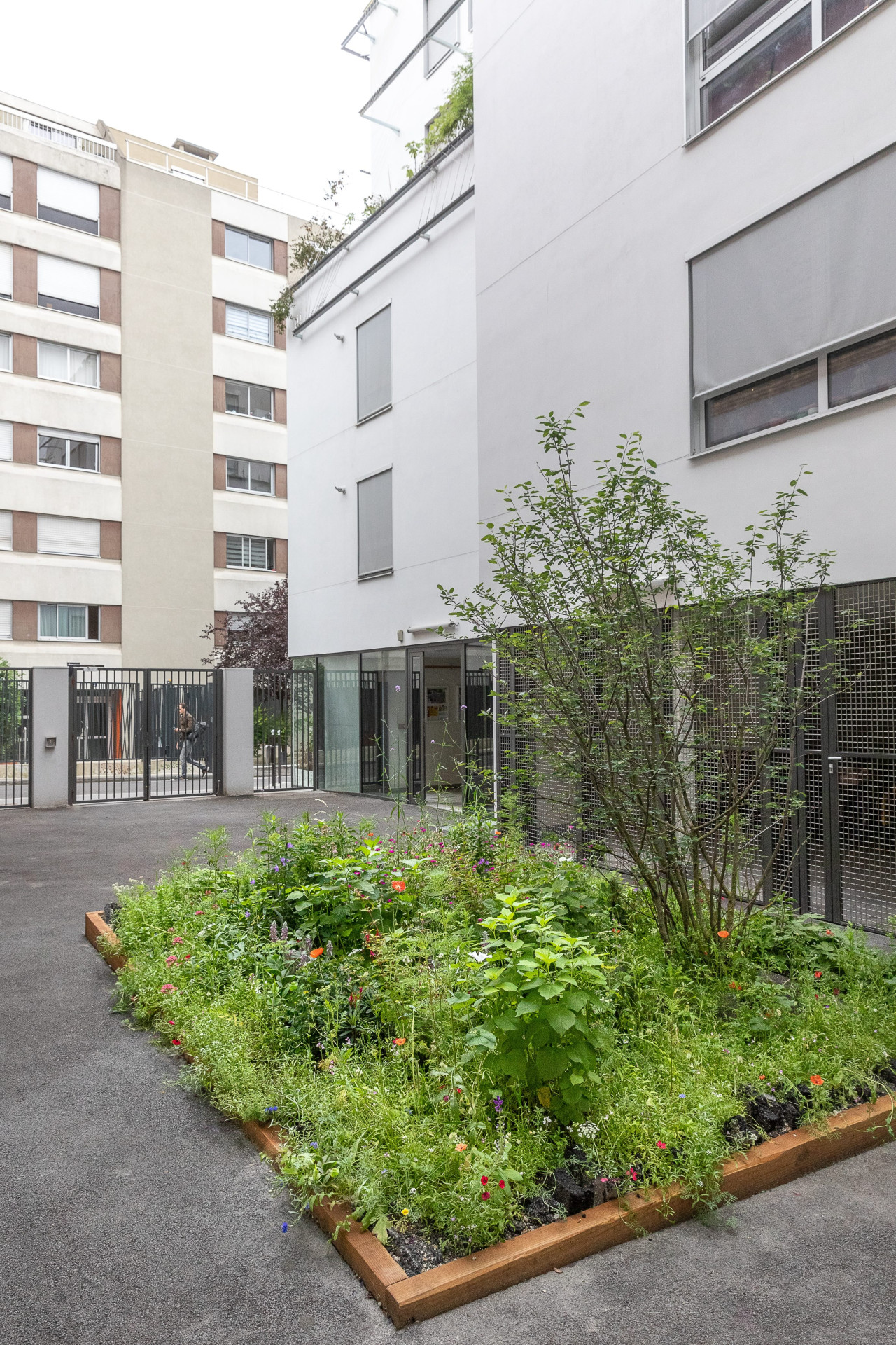  6. června 2024 vystoupí v rámci přednáškového cyklu Kra/jiná pařížský ateliér Wagon Landscaping i tuzemský ateliér Terra Florida.