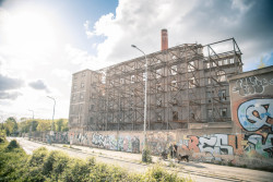 Fasáda parního mlýna se stala součástí nového areálu, stejně jako památkově chráněná administrativní budova. Zbytek je pryč, roste zde komplex Vysočanský mlýn, který bude mít celkem 660 bytů. 