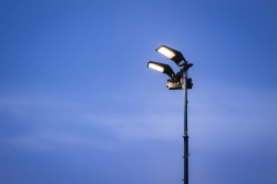 Společnost LEDVANCE dodává kvalitní osvětlení pro veřejná sportoviště, hřiště a stadiony. Příkladem jejich práce je osvětlení fotbalového hřiště klubu RAFK Rajhrad