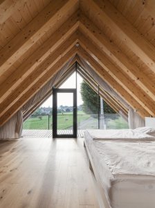 ov-a, Dům u Železného Brodu – foto