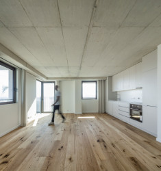 Pohled do interiéru (Tower 15 v Leça da Palmeira v Portugalsku, OODA)