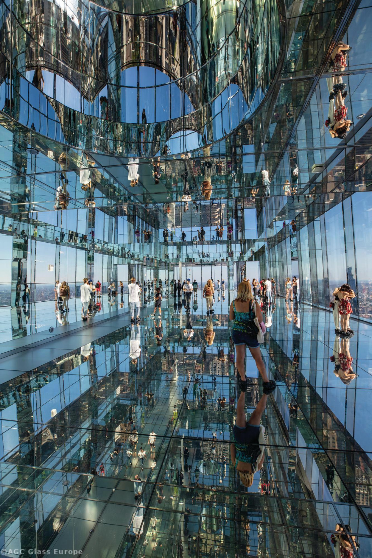 Instalace Air od Kenzo Digital. (© AGC Glass Europe, Fotograf: Pierre Jeanjean)