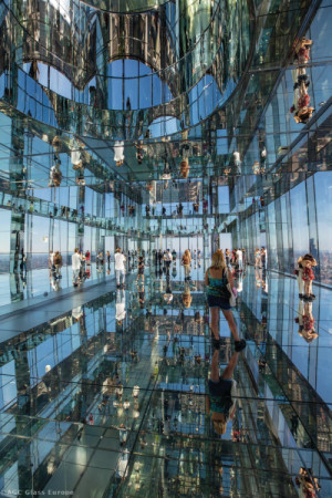 Instalace Air od Kenzo Digital. (© AGC Glass Europe, Fotograf: Pierre Jeanjean)