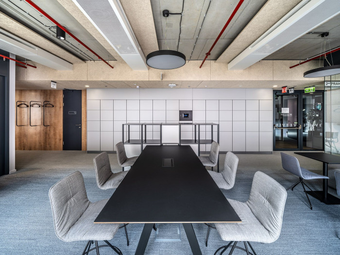 Příjem balíků, úschova osobních věcí, výdej IT techniky, správa vozového parku... Chytré úložné boxy automatizují jakýkoli proces a šetří čas i náklady. Zde zaměstnanecké skříňky MSD