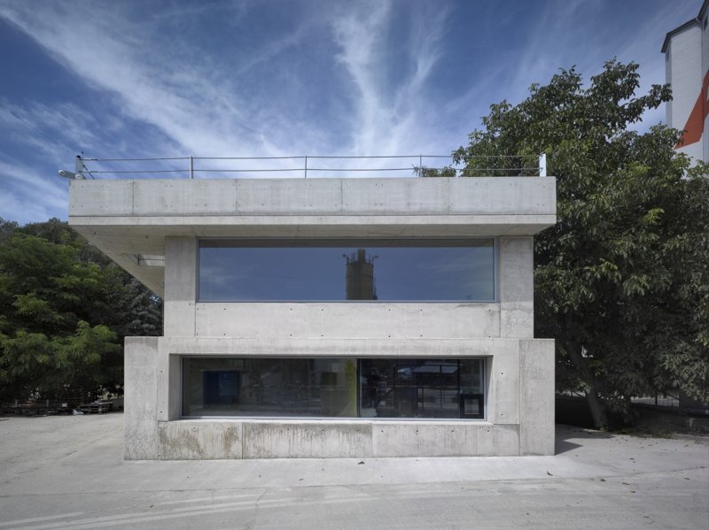 Administrativní budova ve Strančicích, Architektura s.r.o.
