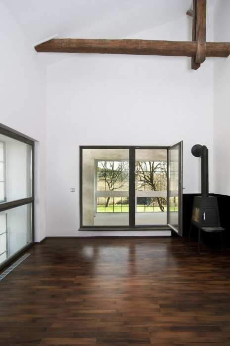 studio NEW WORK, Vestavba bytu do historické průmyslové haly – foto