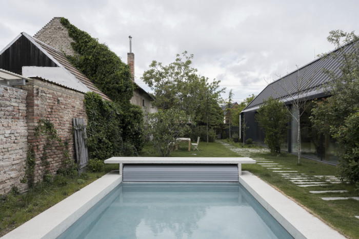 Dom V, Martin Skoček