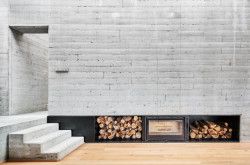 Rekonstrukce venkovského objektu doplněná betonovou přístavbou, Jordi Hidalgo Tané