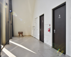 Sportovní hala ETB Sombroek ve městě Edam-Volendam v Nizozemsku od studia Kuiper Steur Architecten