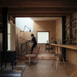 Stodola proměněná v sochařský ateliér od architekta Thomase Randall-Page