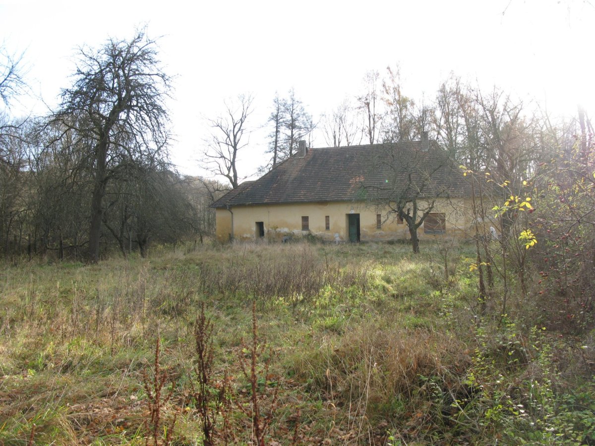 Stav letohrádku před rekonstrukcí z roku 2010