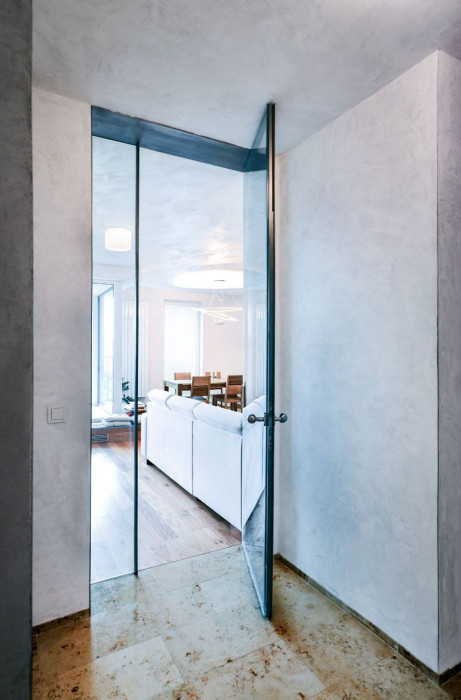 SENAA, Interiér bytu v Brně, chodba – foto