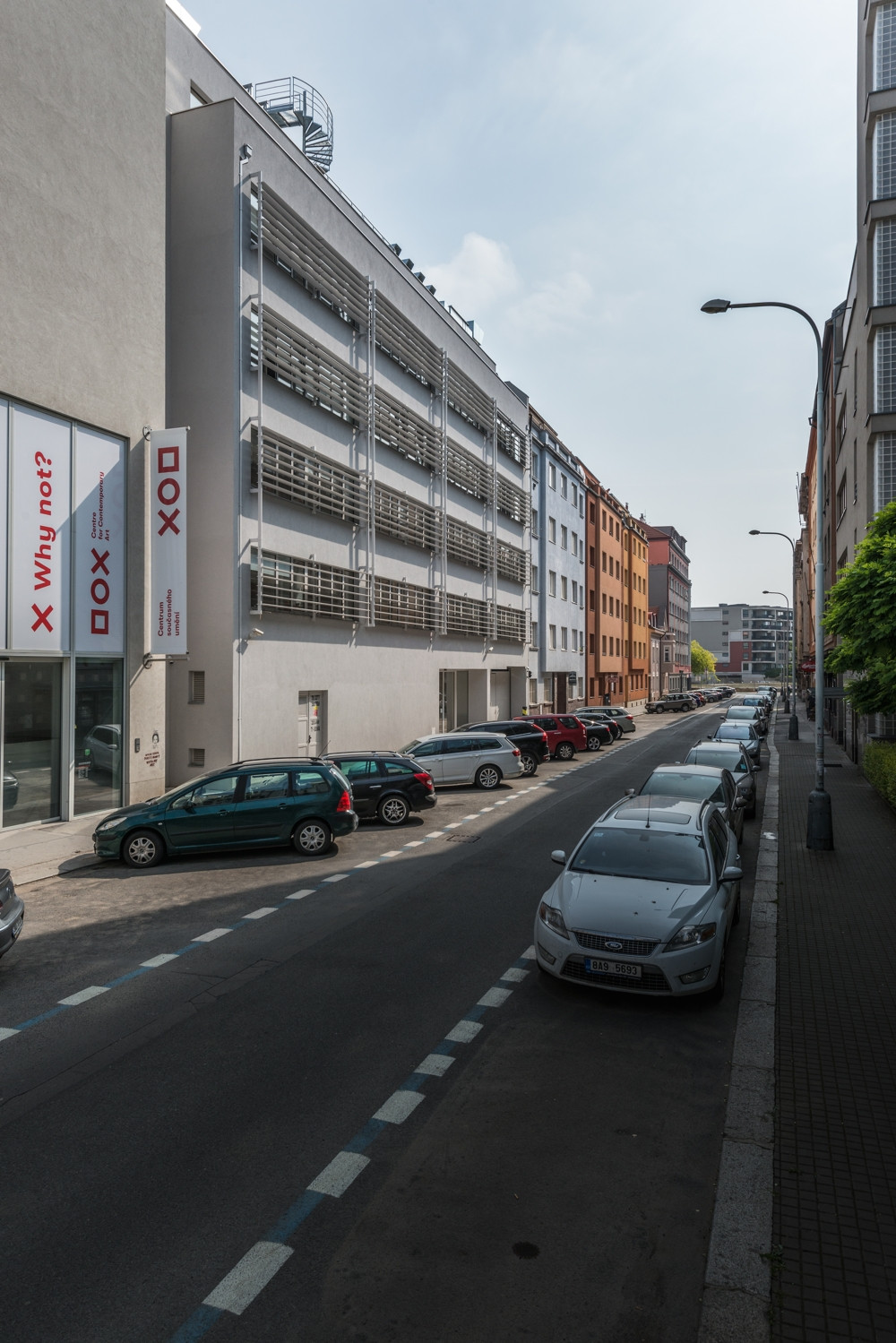 Zrekonstruovaná administrativní budova DOX+, sídlo soukromé školy ARCHIP, Petr Hájek ARCHITEKTI